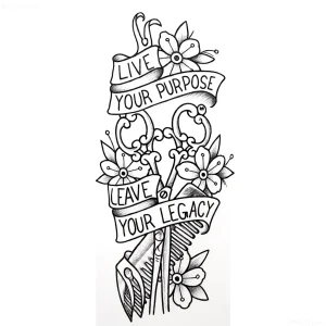 Эскиз татуировки расчески в стиле олд скул с надписью 'Live Your Purpose, Leave Your Legacy', украшенной цветами.