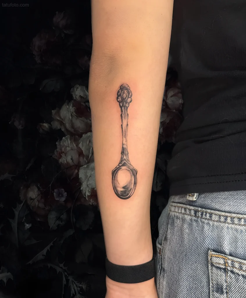 Bild des Abschnitts 'Zusätzliches Bild 2' im Artikel über die Bedeutung des Löffel-Tattoos (SEO optimiert für die Anfrage L