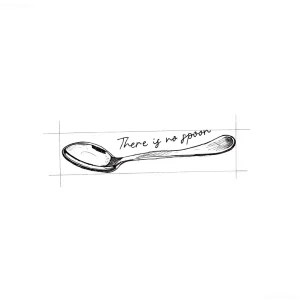 Эскиз татуировки: черная ложка с надписью 'There is no spoon' в стиле графики.