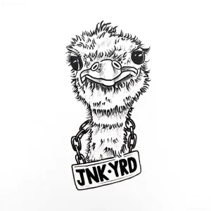 Черно-белая татуировка страуса с цепью в лапе и надписью 'JNK YRD', выполненная в графическом стиле.
