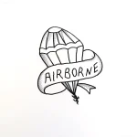 Эскиз татуировки парашюта с надписью AIRBORNE и силуэтом десантника