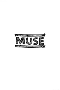 Черно-белый эскиз татуировки с надписью MUSE, обрамлённой двумя горизонтальными линиями с штриховкой, выполненный в стиле ручного скетча