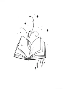 Черно-белый эскиз татуировки: открытая книга, из которой исходят магические завитки, звёздочки и искры; внизу подпись мастера HP и молния — символ магии знаний