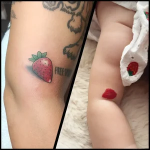 Коллаж из двух фотографий: слева — цветная татуировка клубники в стиле нео-традишн на бедре, справа — красная наклейка-клубника на ноге ребенка в памперсе
