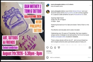 Скриншот Instagram-поста, рекламирующий совместную выставку художника Dan Withey и тату-мастера Tom G. На фото виден набросок анатомического сердца в фиолетовых чернилах с надписями 'Dan Withey' и 'Tom G Tattoo', а также текст объявления о событии.