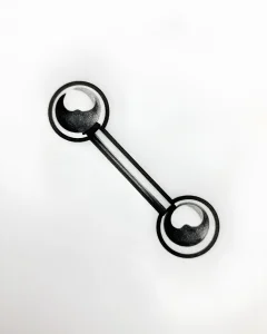 Технический рисунок плоскостного пирсинга (surface piercing) с двумя круглыми элементами и соединительным стержнем на белом фоне