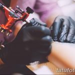 фото процесса нанесения тату 07.12.2018 №002 - tattooing process - tatufoto.com