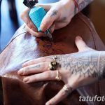 фото процесса нанесения тату 07.12.2018 №026 - tattooing process - tatufoto.com