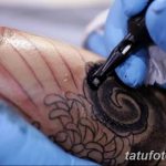 фото процесса нанесения тату 07.12.2018 №073 - tattooing process - tatufoto.com
