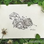 Эскиз татуировки с изображением белки, часть тела которой выполнена в реалистичном стиле, а другая – в виде геометрических фигур. Оригинальный и современный дизайн.